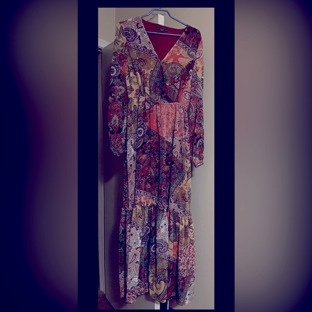 Guess-BoHo-Long Sleeve-Dress- With Subtle Sequins Accents-Brand New Condition